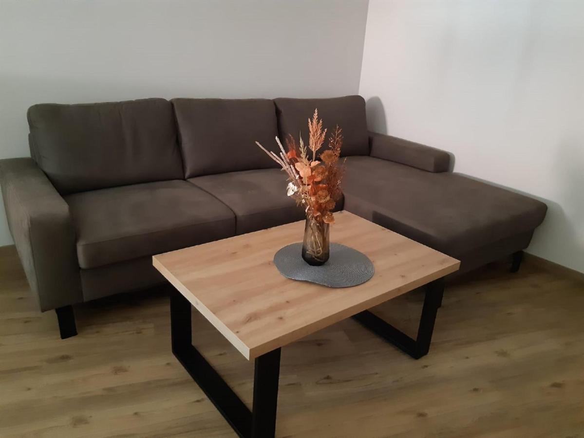 Appartement Weingut Engelhardt à Rottingen Extérieur photo