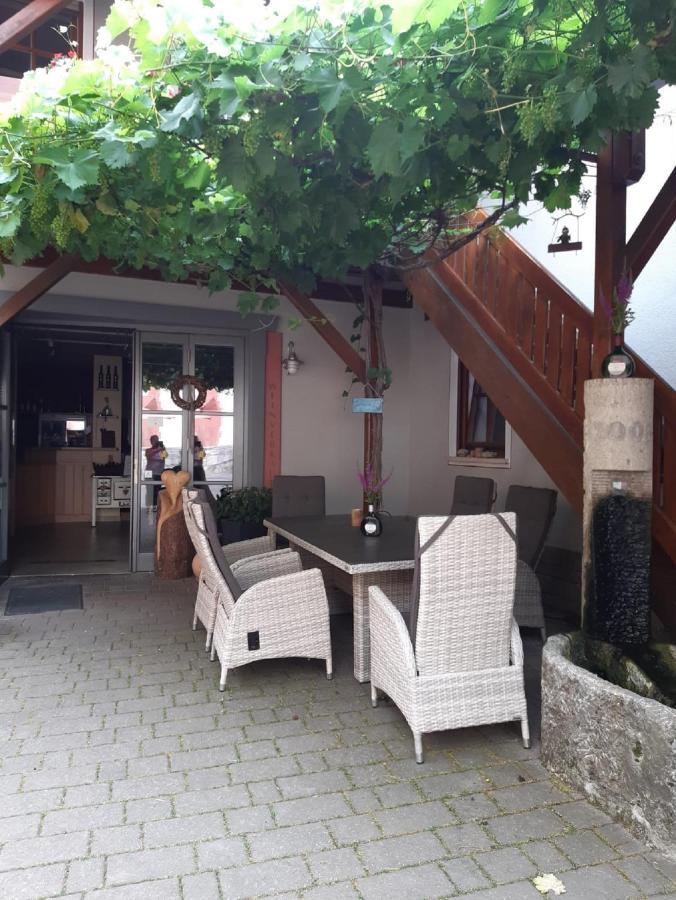 Appartement Weingut Engelhardt à Rottingen Extérieur photo